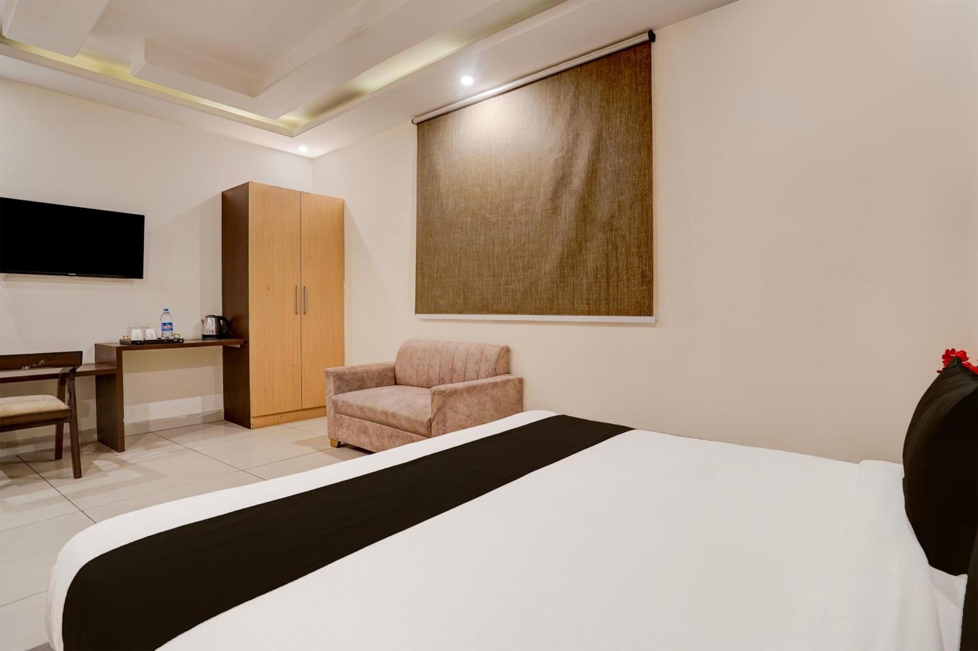 Hotel Super Townhouse Airport Road Delhi Neu-Delhi Exterior foto