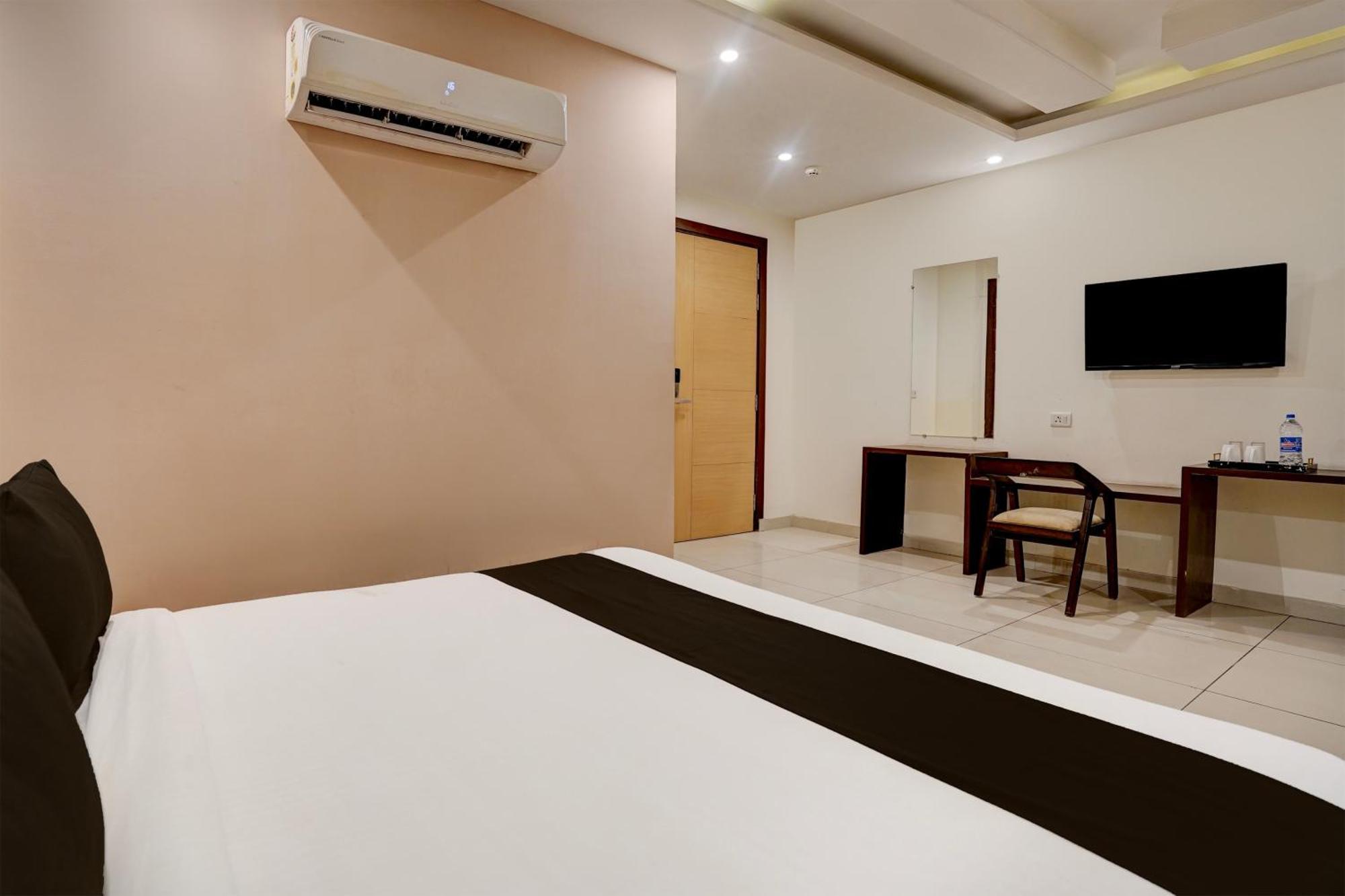 Hotel Super Townhouse Airport Road Delhi Neu-Delhi Exterior foto