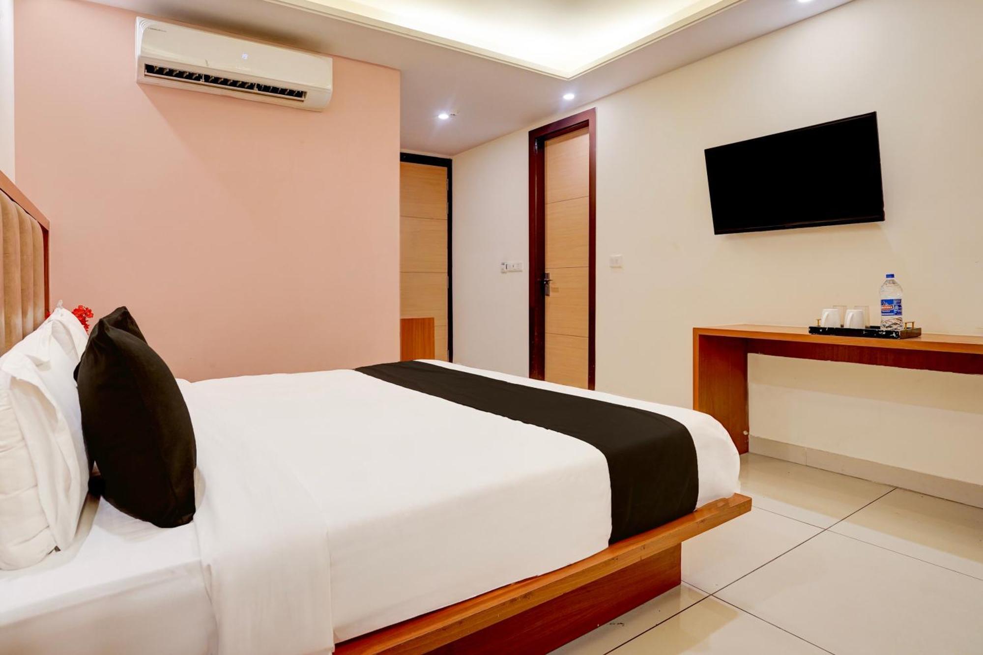 Hotel Super Townhouse Airport Road Delhi Neu-Delhi Exterior foto