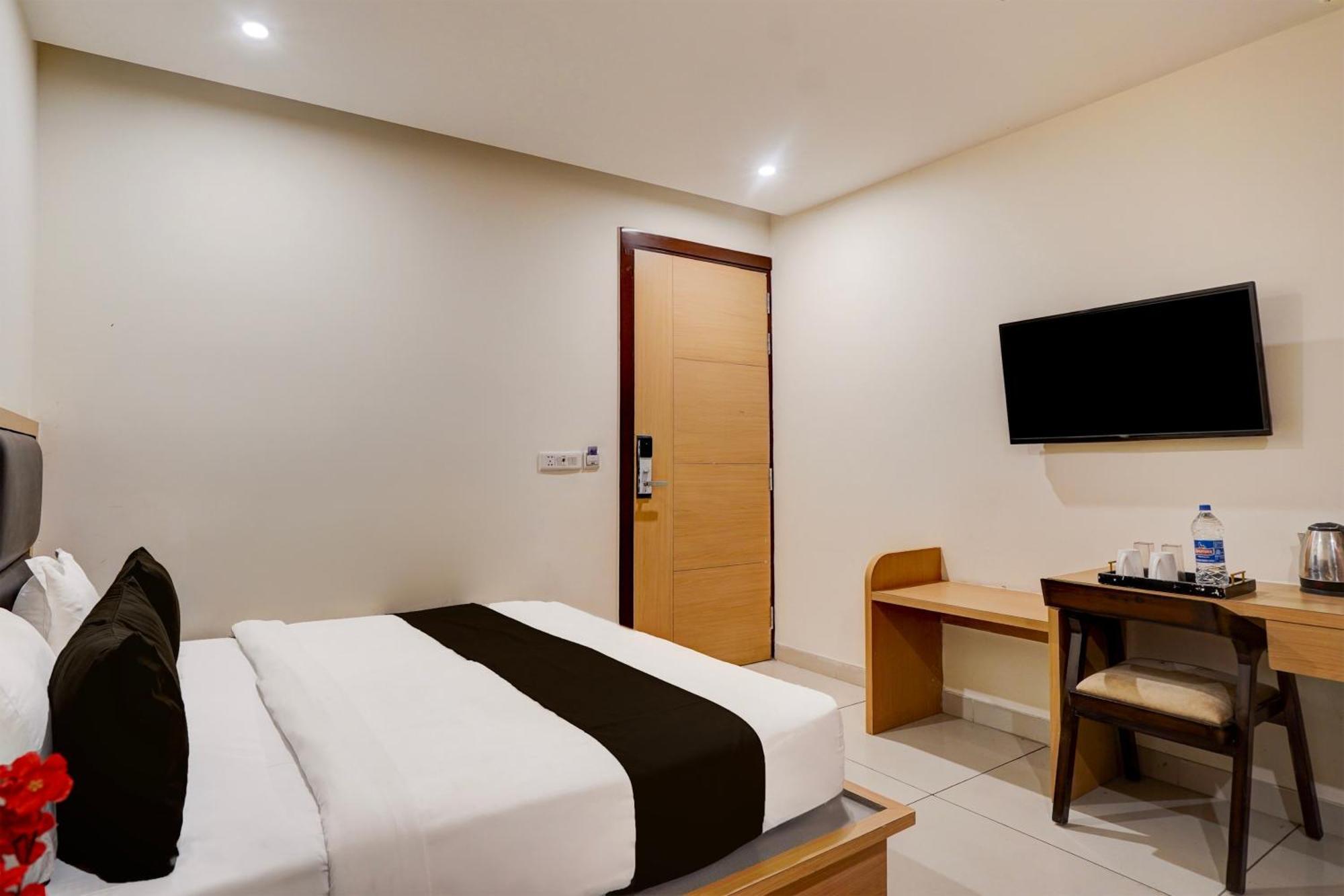 Hotel Super Townhouse Airport Road Delhi Neu-Delhi Exterior foto